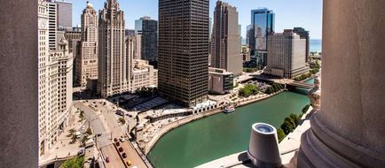 LondonHouse Chicago, Curio Coll. Exterior