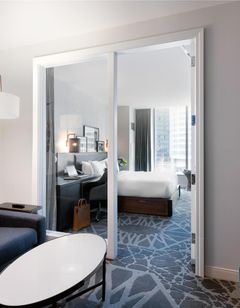 LondonHouse Chicago, Curio Coll.
