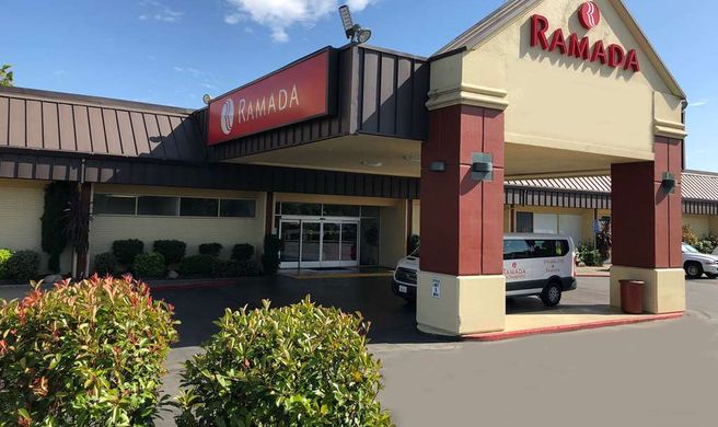 Ramada Sacramento Exterior