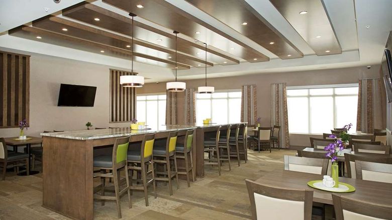 <b>Wingate by Wyndham Calgary Airport Restaurant</b>. Images powered by <a href="https://iceportal.shijigroup.com/" title="IcePortal" target="_blank">IcePortal</a>.