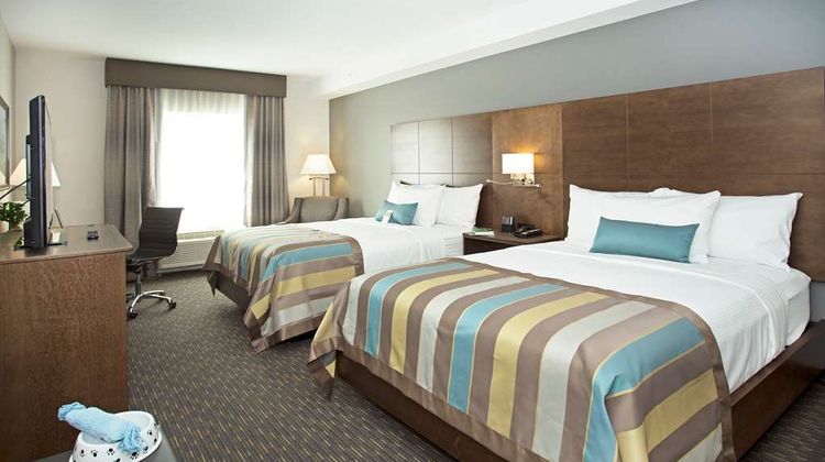 Wingate by Wyndham Calgary Airport Room