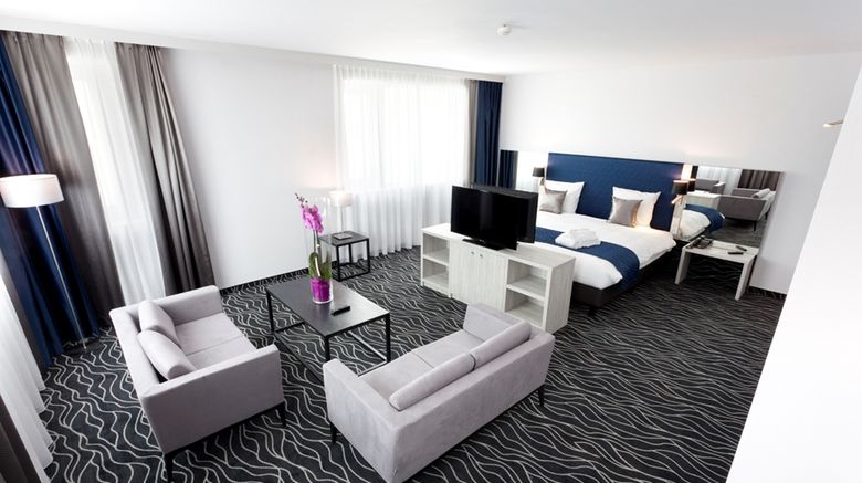 <b>Congres Hotel Van der Valk Mons Room</b>. Images powered by <a href="https://iceportal.shijigroup.com/" title="IcePortal" target="_blank">IcePortal</a>.