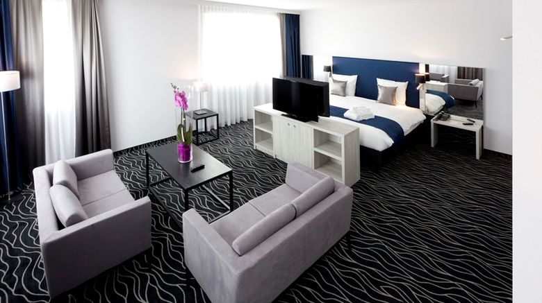 <b>Congres Hotel Van der Valk Mons Room</b>. Images powered by <a href="https://iceportal.shijigroup.com/" title="IcePortal" target="_blank">IcePortal</a>.