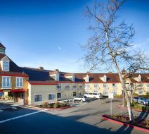 Red Lion Inn & Suites Auburn Exterior