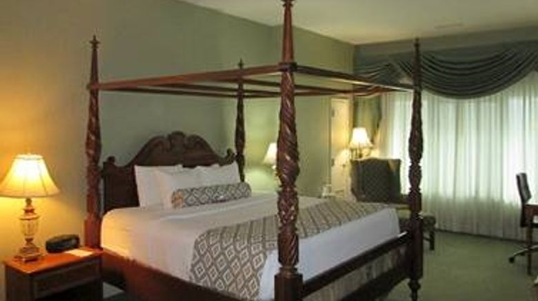 <b>Clayton Plaza Hotel Suite</b>. Images powered by <a href="https://iceportal.shijigroup.com/" title="IcePortal" target="_blank">IcePortal</a>.
