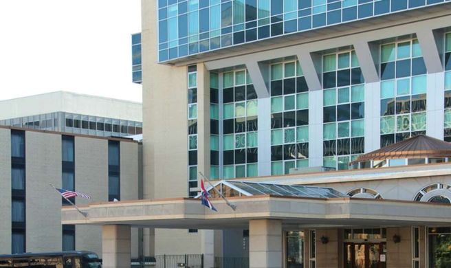 Clayton Plaza Hotel Exterior