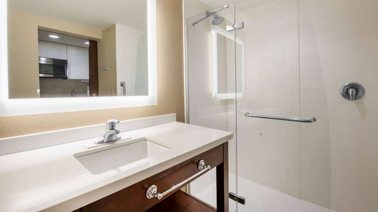 <b>Hawthorn Suites by Wyndham Bridgeport Room</b>. Images powered by <a href="https://iceportal.shijigroup.com/" title="IcePortal" target="_blank">IcePortal</a>.