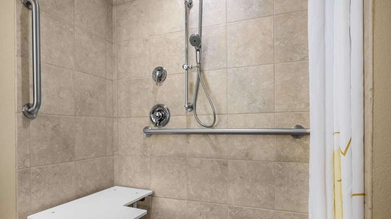 <b>Hawthorn Suites by Wyndham Bridgeport Room</b>. Images powered by <a href="https://iceportal.shijigroup.com/" title="IcePortal" target="_blank">IcePortal</a>.