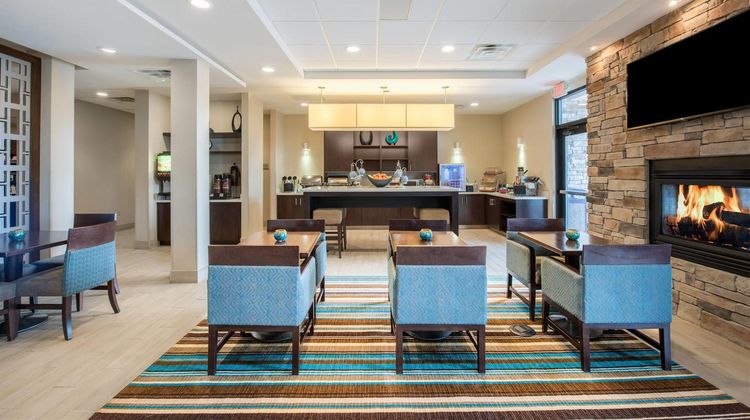 Hawthorn Suites by Wyndham Bridgeport Lobby
