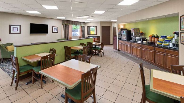 <b>Days Inn Knoxville East Restaurant</b>. Images powered by <a href="https://iceportal.shijigroup.com/" title="IcePortal" target="_blank">IcePortal</a>.
