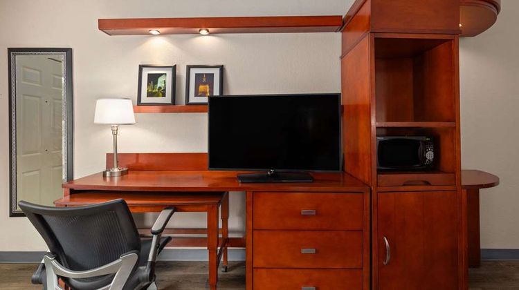 Days Inn Knoxville East Room