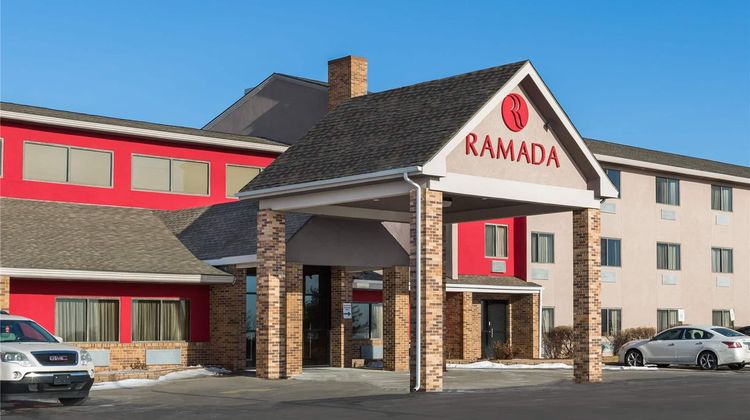 Ramada Platte City KCI Airport Exterior