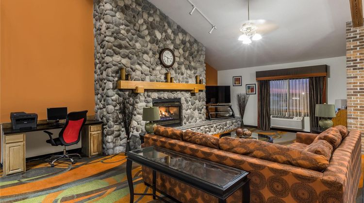 Ramada Platte City KCI Airport Lobby