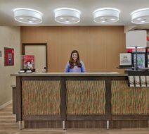 Hampton Inn & Suites Artesia Lobby