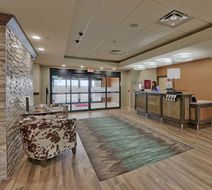 Hampton Inn & Suites Artesia Lobby