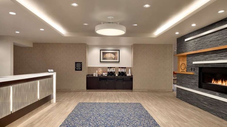 Hampton Inn & Suites Chicago O'Hare Lobby