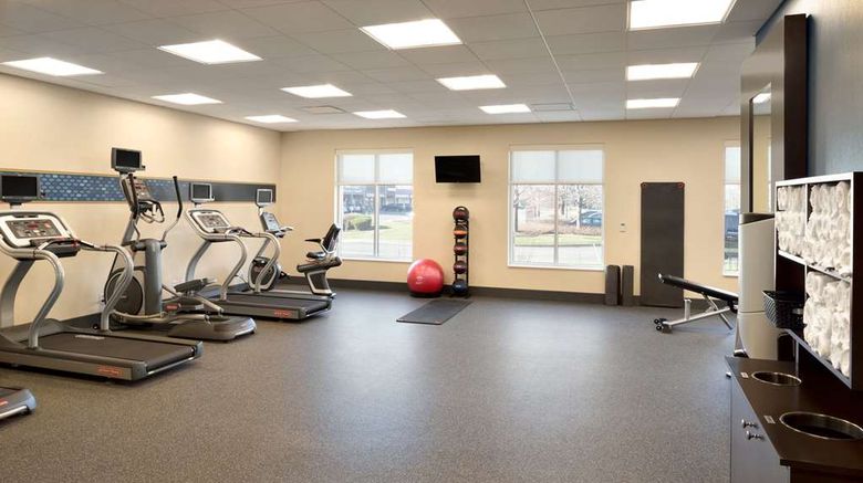 <b>Hampton Inn & Suites Chicago O'Hare Health</b>. Images powered by <a href="https://iceportal.shijigroup.com/" title="IcePortal" target="_blank">IcePortal</a>.