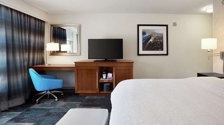 <b>Hampton Inn & Suites Chicago O'Hare Room</b>. Images powered by <a href="https://iceportal.shijigroup.com/" title="IcePortal" target="_blank">IcePortal</a>.