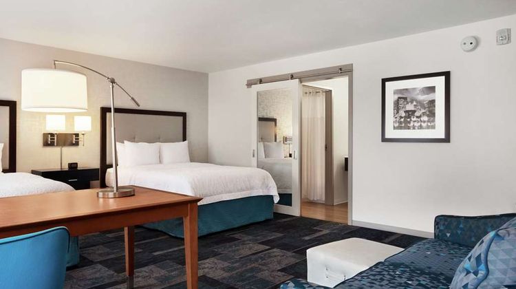 Hampton Inn & Suites Chicago O'Hare Room