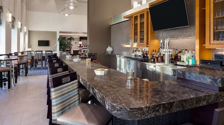 <b>Hampton Inn & Suites Chicago O'Hare Restaurant</b>. Images powered by <a href="https://iceportal.shijigroup.com/" title="IcePortal" target="_blank">IcePortal</a>.