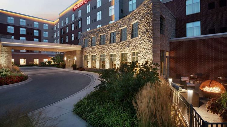 Hampton Inn & Suites Chicago O'Hare Exterior