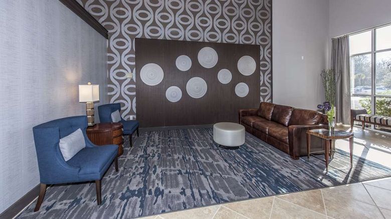 <b>DoubleTree North Charleston-Conv Ctr Lobby</b>. Images powered by <a href="https://iceportal.shijigroup.com/" title="IcePortal" target="_blank">IcePortal</a>.