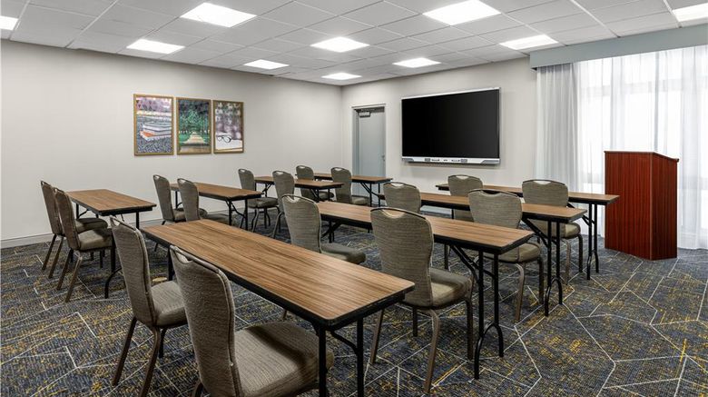 <b>Hampton Inn Lexington Medical Center Meeting</b>. Images powered by <a href="https://iceportal.shijigroup.com/" title="IcePortal" target="_blank">IcePortal</a>.