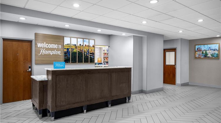 Hampton Inn Lexington Medical Center Lobby