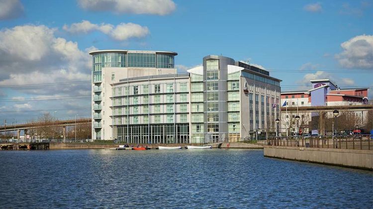 DoubleTree by Hilton London ExCeL Exterior