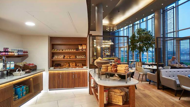 <b>DoubleTree by Hilton London ExCeL Restaurant</b>. Images powered by <a href="https://iceportal.shijigroup.com/" title="IcePortal" target="_blank">IcePortal</a>.