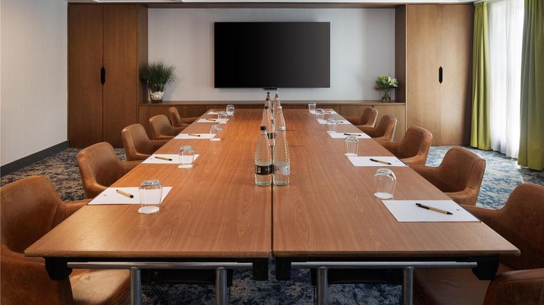 <b>DoubleTree by Hilton London ExCeL Meeting</b>. Images powered by <a href="https://iceportal.shijigroup.com/" title="IcePortal" target="_blank">IcePortal</a>.