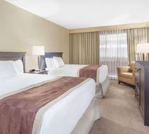 Baymont Inn & Suites Red Deer Room