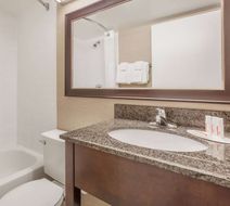 Baymont Inn & Suites Red Deer Room