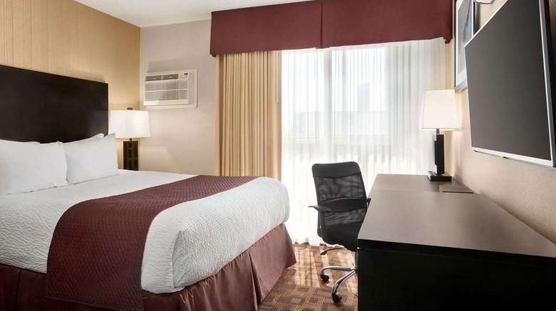 <b>Days Inn Sylvan Lake Room</b>. Images powered by <a href="https://iceportal.shijigroup.com/" title="IcePortal" target="_blank">IcePortal</a>.