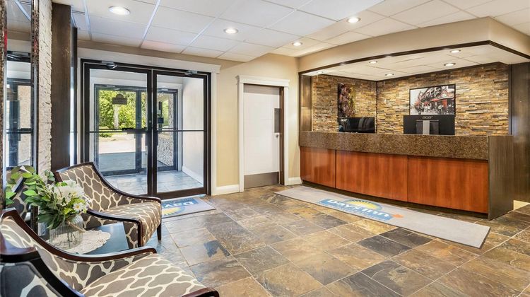 Days Inn Sylvan Lake Lobby