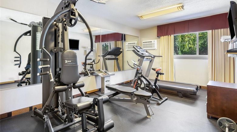 <b>Days Inn Sylvan Lake Health</b>. Images powered by <a href="https://iceportal.shijigroup.com/" title="IcePortal" target="_blank">IcePortal</a>.