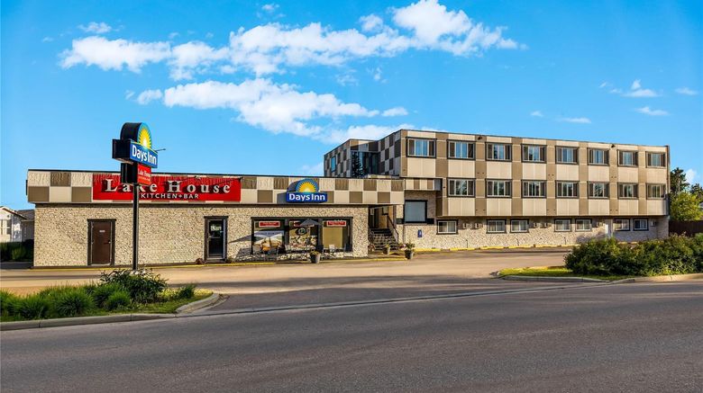 <b>Days Inn Sylvan Lake Exterior</b>. Images powered by <a href="https://iceportal.shijigroup.com/" title="IcePortal" target="_blank">IcePortal</a>.