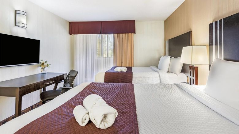 <b>Days Inn Sylvan Lake Room</b>. Images powered by <a href="https://iceportal.shijigroup.com/" title="IcePortal" target="_blank">IcePortal</a>.