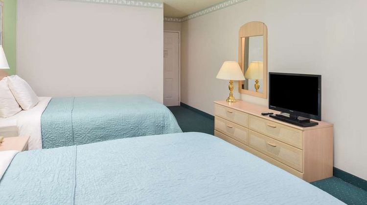 Americas Best Value Inn & Suites Room