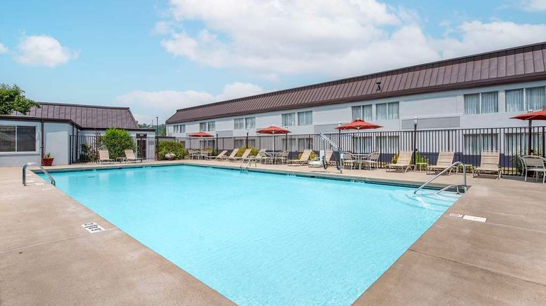 <b>Best Western Plus Bridgeport Inn Pool</b>. Images powered by <a href="https://iceportal.shijigroup.com/" title="IcePortal" target="_blank">IcePortal</a>.