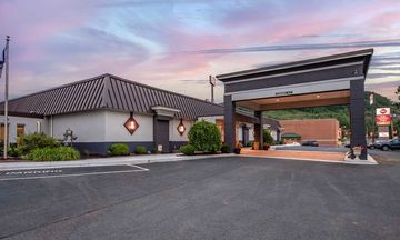 Best Western Plus Bridgeport Inn
