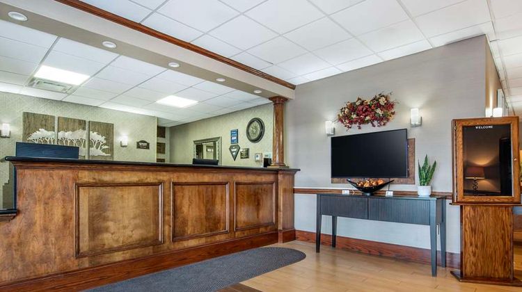 Best Western Plus Bridgeport Inn Lobby
