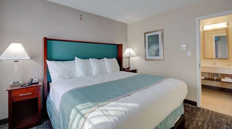 <b>Best Western Hampshire Inn Suite</b>. Images powered by <a href="https://iceportal.shijigroup.com/" title="IcePortal" target="_blank">IcePortal</a>.