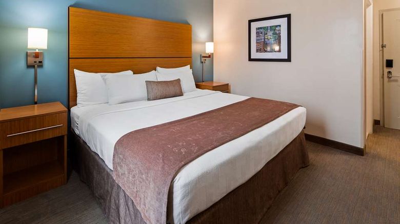 <b>Best Western Plus Philadelphia Conv Ctr Room</b>. Images powered by <a href="https://iceportal.shijigroup.com/" title="IcePortal" target="_blank">IcePortal</a>.