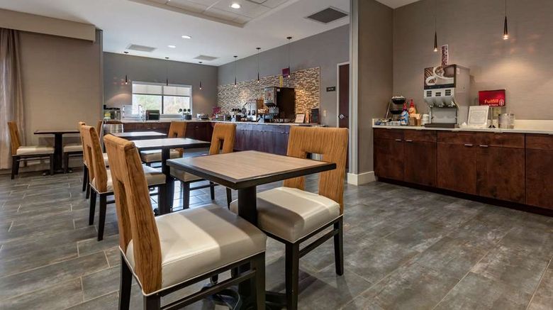 <b>Best Western Plus The Hammondsport Hotel Restaurant</b>. Images powered by <a href="https://iceportal.shijigroup.com/" title="IcePortal" target="_blank">IcePortal</a>.