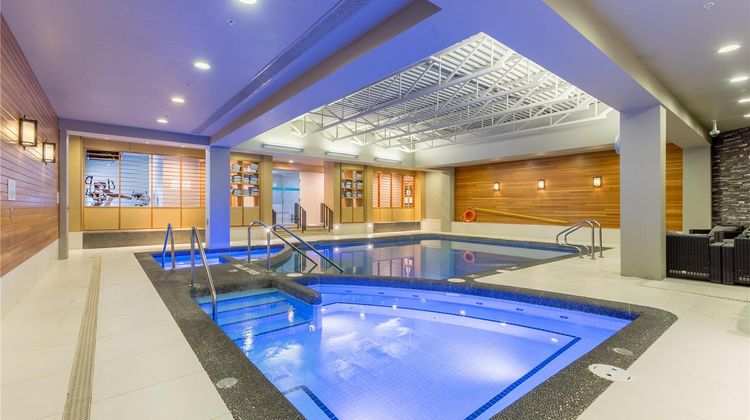 Banff Park Lodge Resort Hotel & Conf Ctr Pool