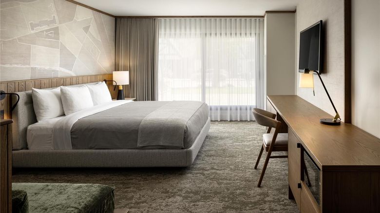 <b>Banff Park Lodge Resort Hotel & Conf Ctr Room</b>. Images powered by <a href="https://iceportal.shijigroup.com/" title="IcePortal" target="_blank">IcePortal</a>.