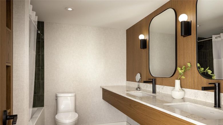 <b>Banff Park Lodge Resort Hotel & Conf Ctr Suite</b>. Images powered by <a href="https://iceportal.shijigroup.com/" title="IcePortal" target="_blank">IcePortal</a>.