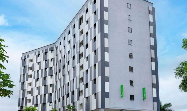 Ibis Styles Accra Airport Exterior