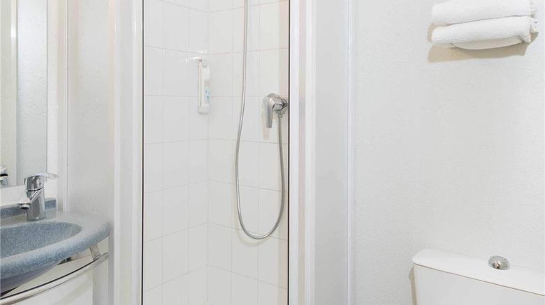 <b>Ibis Budget Beziers Est Room</b>. Images powered by <a href="https://iceportal.shijigroup.com/" title="IcePortal" target="_blank">IcePortal</a>.